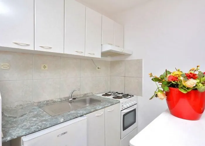 Ivan Dolac 17778g Jelsa (Hvar)